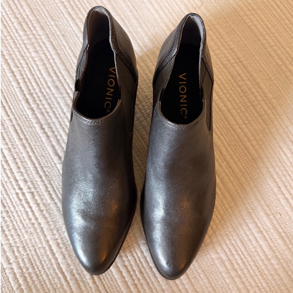 Vionic Womens Black Leather‎ Ankle Booties Block Heel Almond Toe Pull On Shoes 7